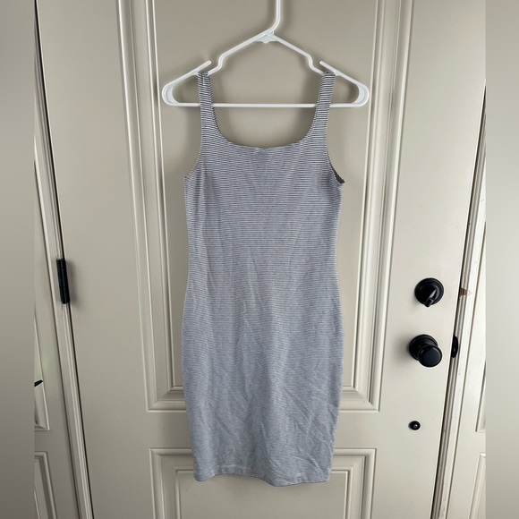 Summer Dresses - Picture 3 of 3